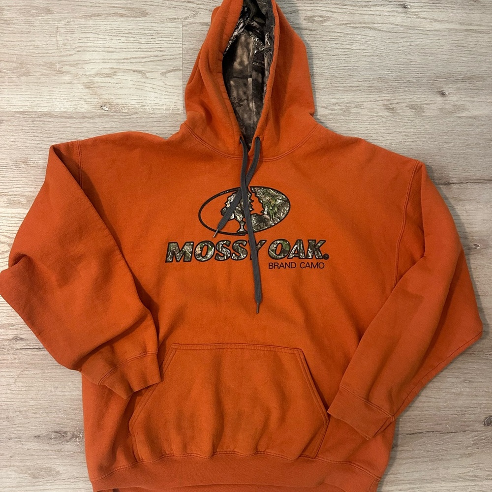 Men’s Mossy Oak Camo Logo Orange Hoodie size XL